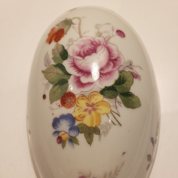 EGG SHAPED TRINKET DISH w/ LID - FLOWERS & GOLD INLAY TRIM - 5.5" X 3.5" X 3.5" - Picture 7 of 15